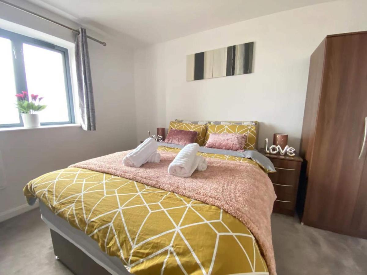 Beach Front Apt With Stunning Sea View Σουόνσι Εξωτερικό φωτογραφία