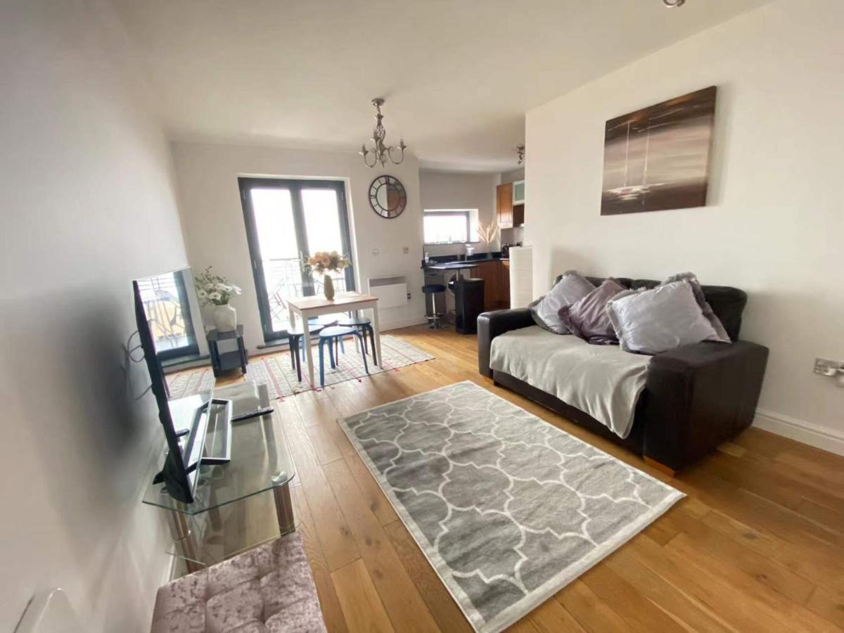 Beach Front Apt With Stunning Sea View Σουόνσι Εξωτερικό φωτογραφία