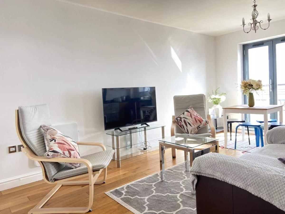 Beach Front Apt With Stunning Sea View Σουόνσι Εξωτερικό φωτογραφία